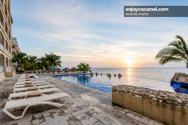 Cozumel_Gated_El Cantil_10399