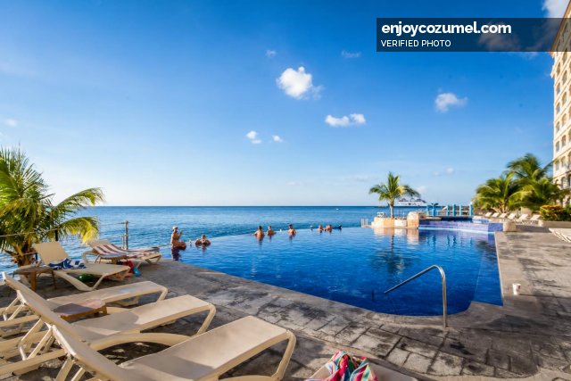 Cozumel_Gated_El Cantil_10396